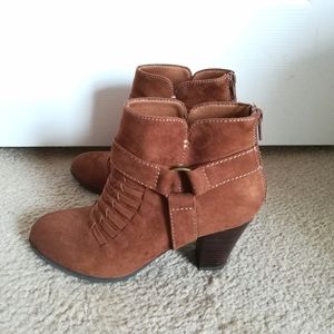 Cognac/Brown Heeled Ankle Boots, Size 7.5 - Great for Fall & Winter